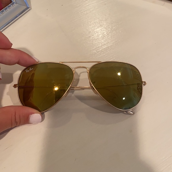 Green lens Ray bans - Picture 2 of 4